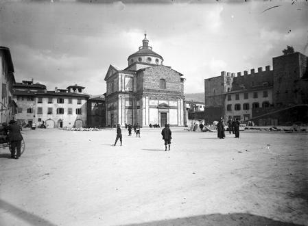 Piazza S. Maria delle Carceri